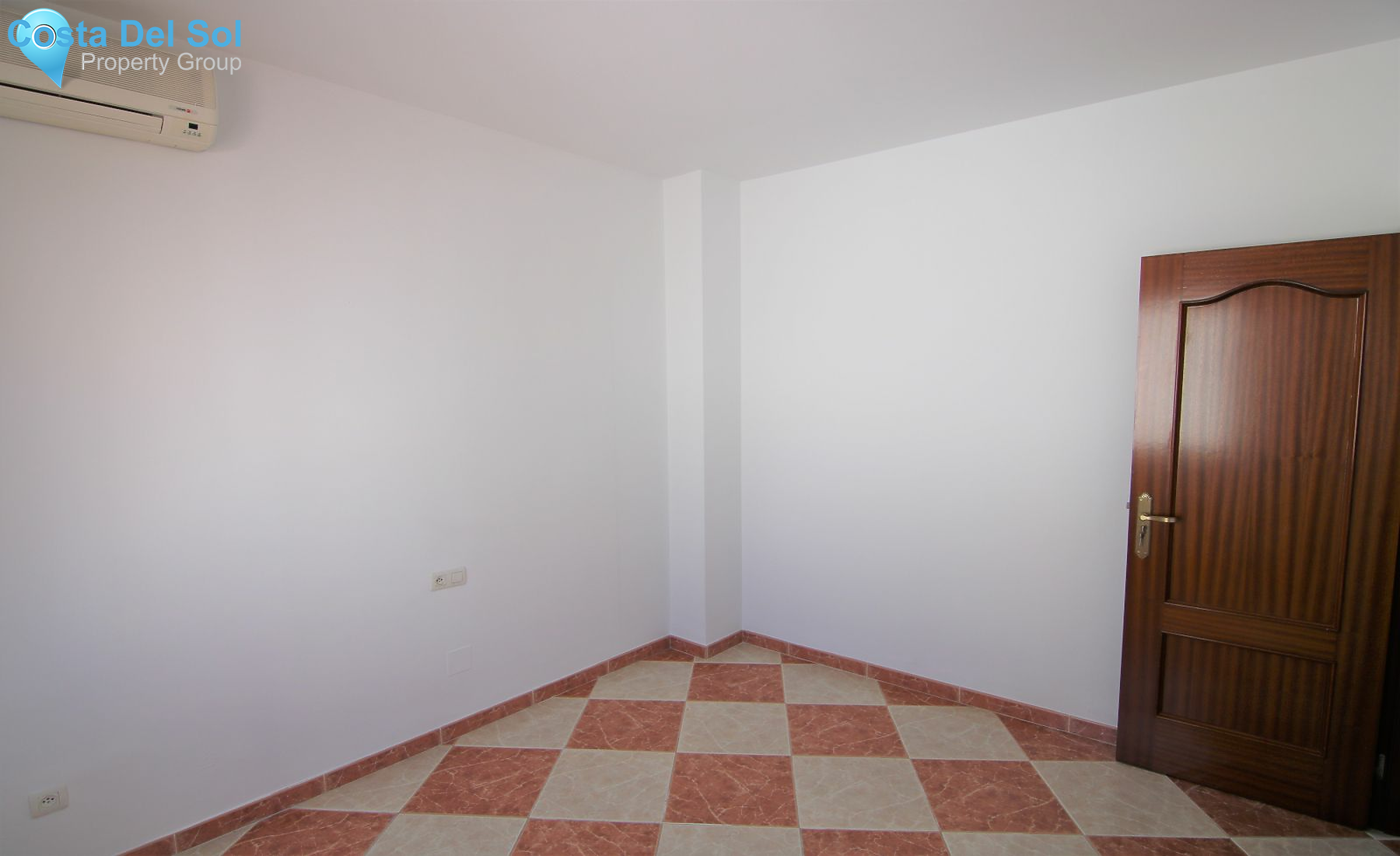Middle Floor Apartment in Coín-1222239