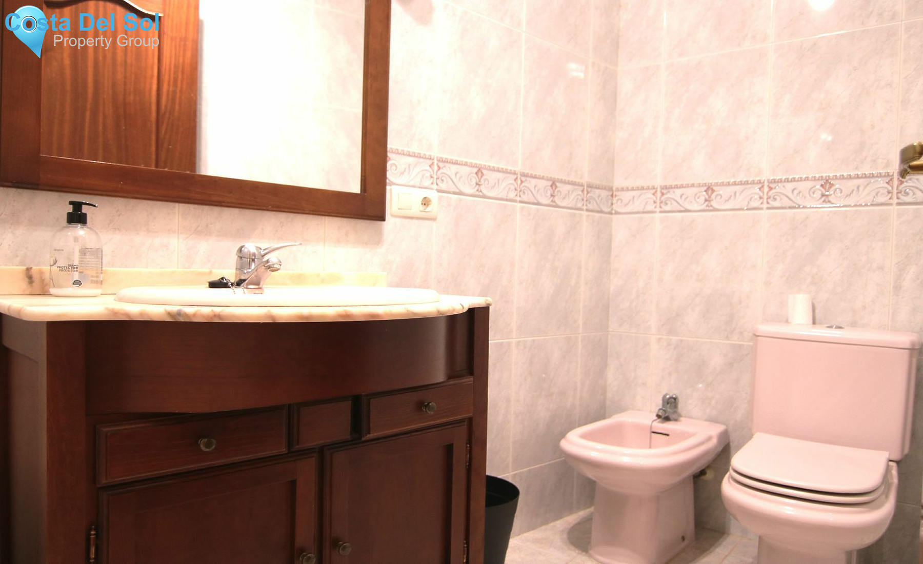 Middle Floor Apartment in Coín-1472957