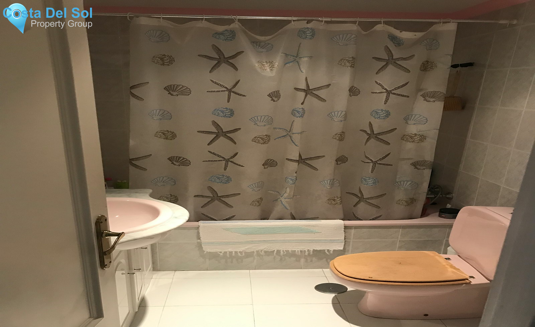 Middle Floor Apartment in Diana Park-1216184