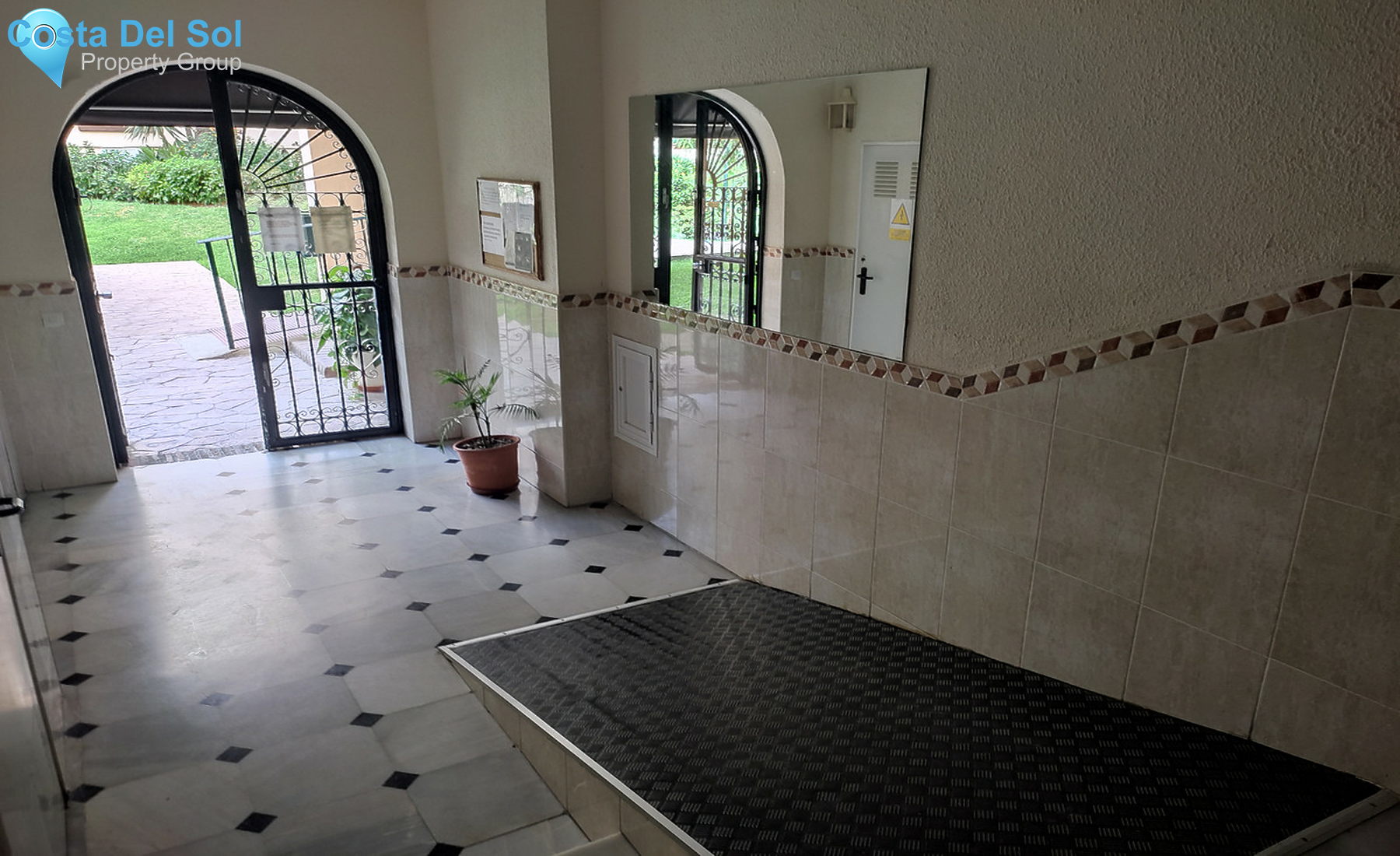 Middle Floor Apartment in El Coto
