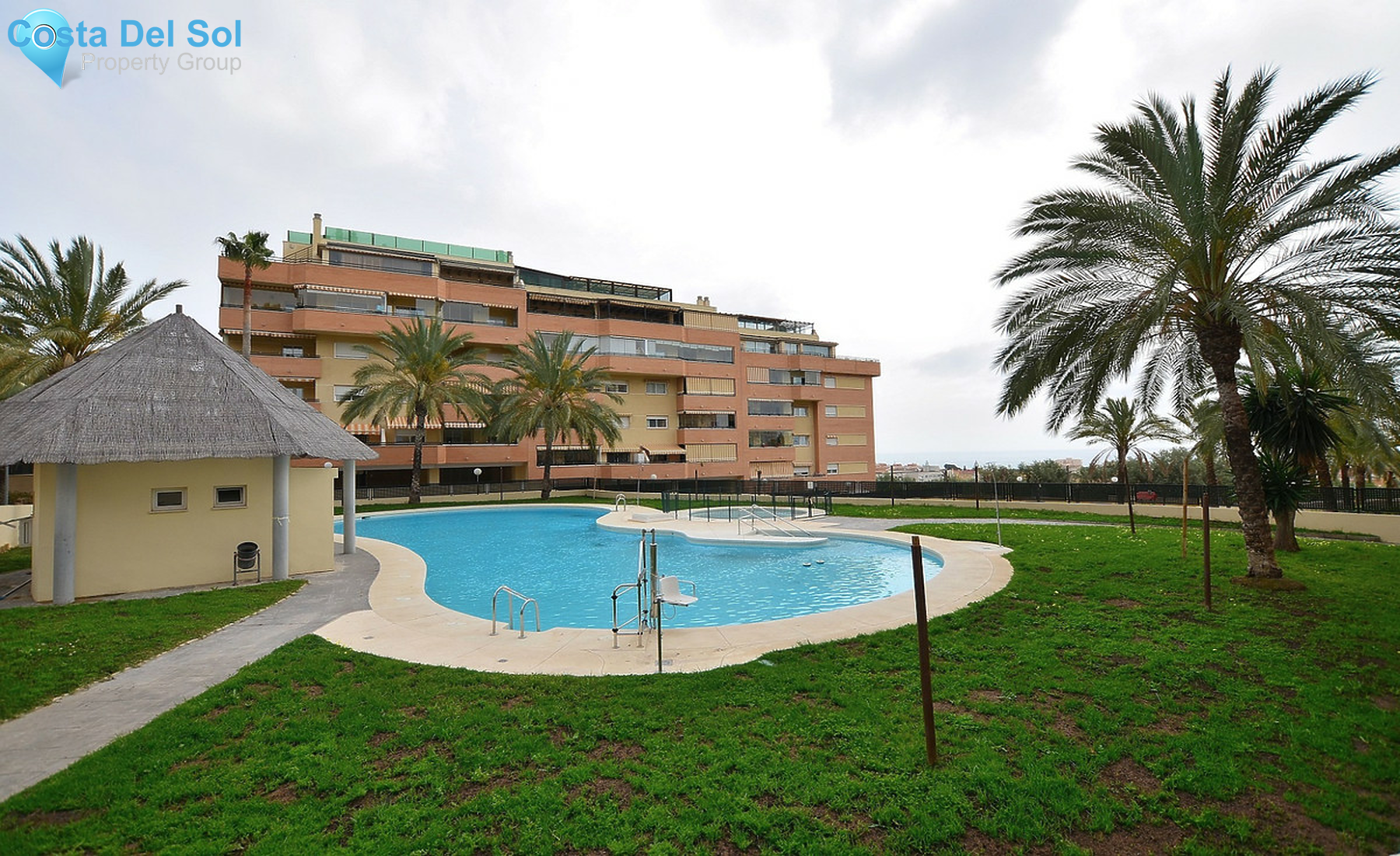 Middle Floor Apartment in El Pinillo-1280768