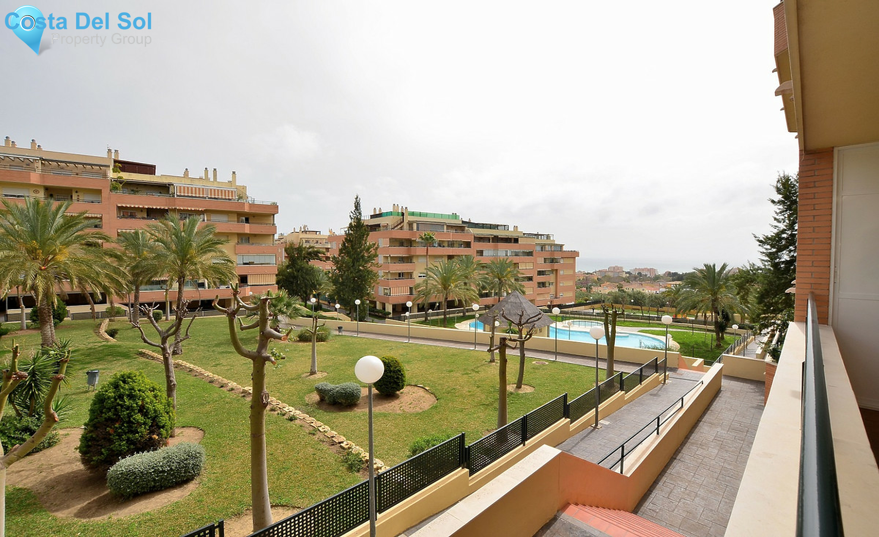 Middle Floor Apartment in El Pinillo-1280755