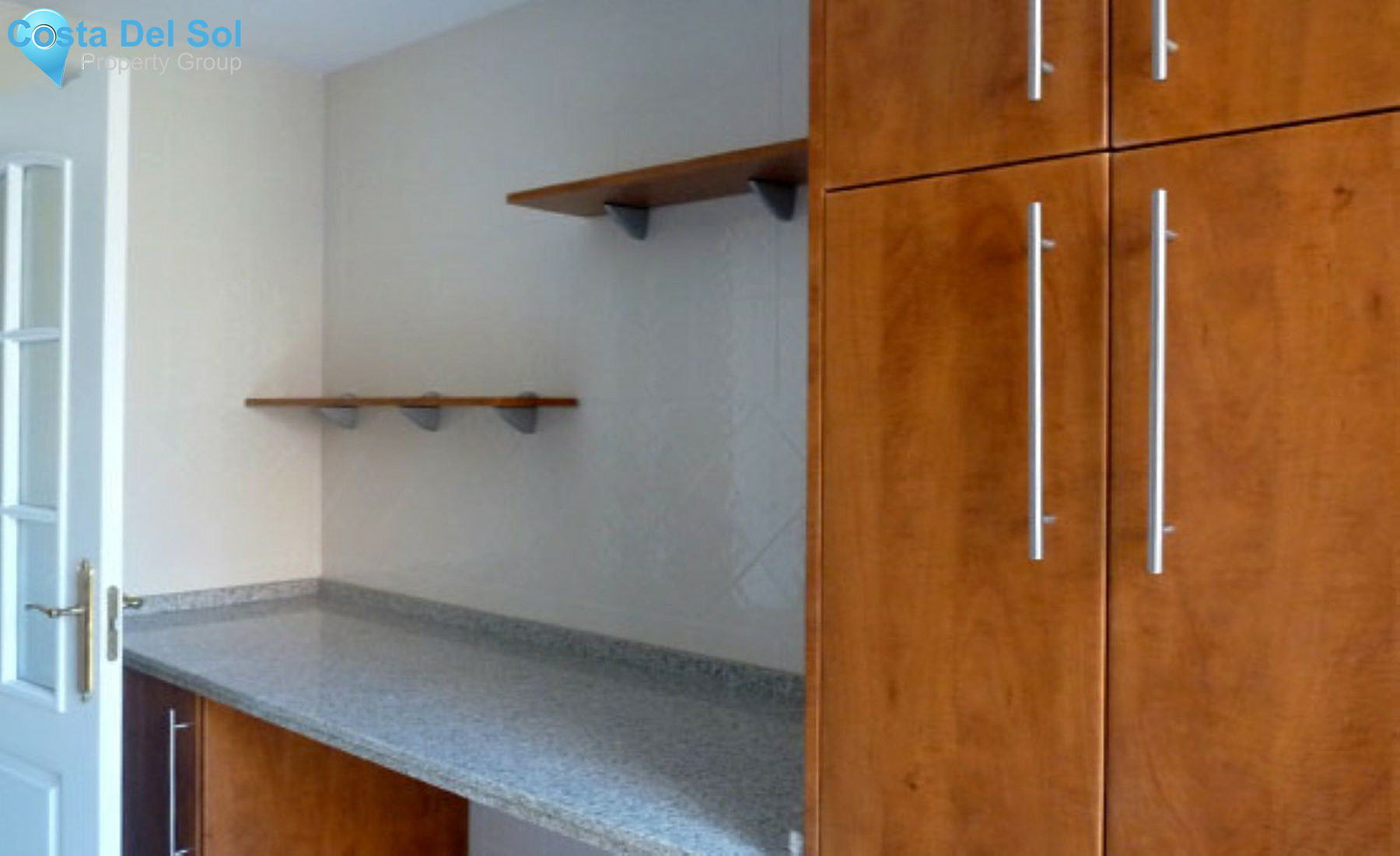 Middle Floor Apartment in Elviria-1330792