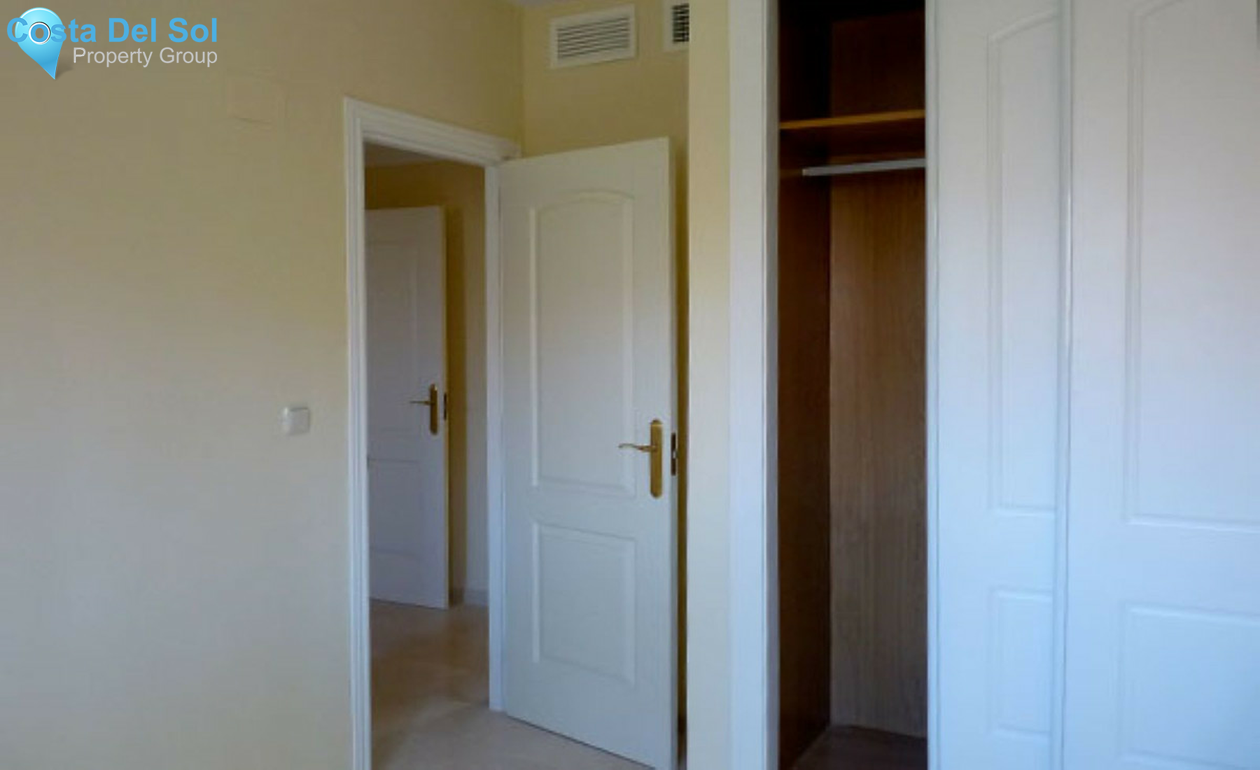 Middle Floor Apartment in Elviria-1330788