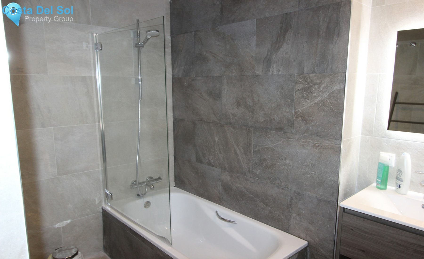 Middle Floor Apartment in Elviria-1338503