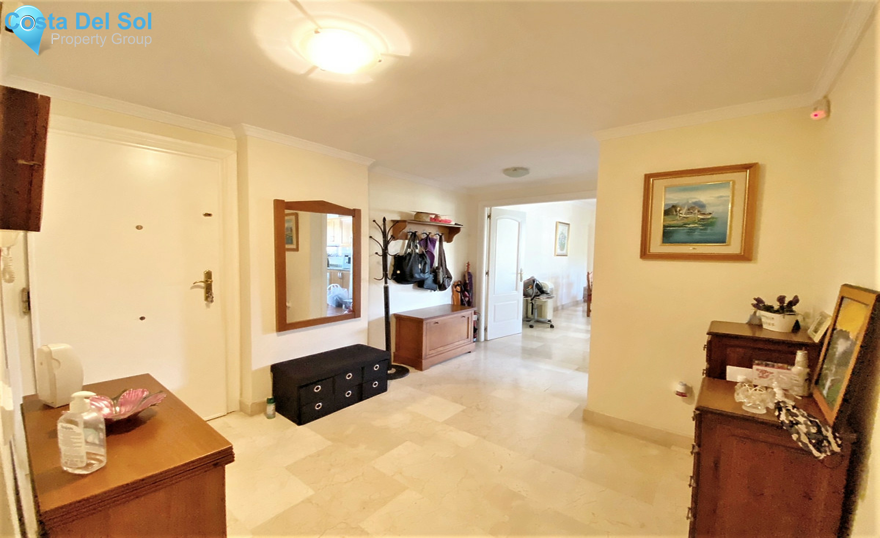 Middle Floor Apartment in Elviria-1350658