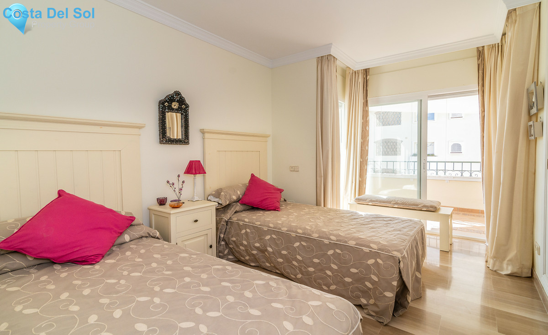 Middle Floor Apartment in Elviria-1369380