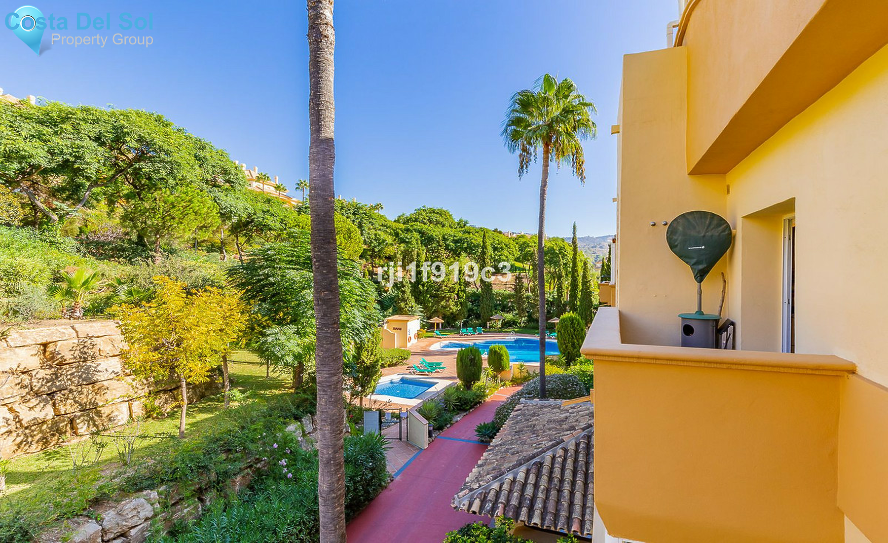 Middle Floor Apartment in Elviria-1452526