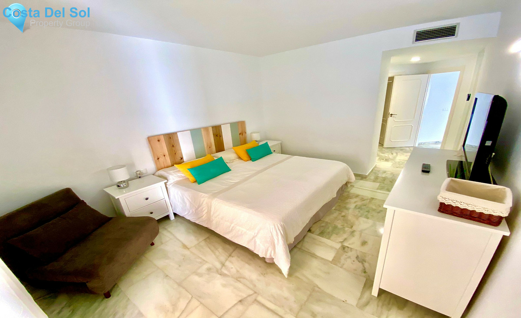 Middle Floor Apartment in Elviria-1479479