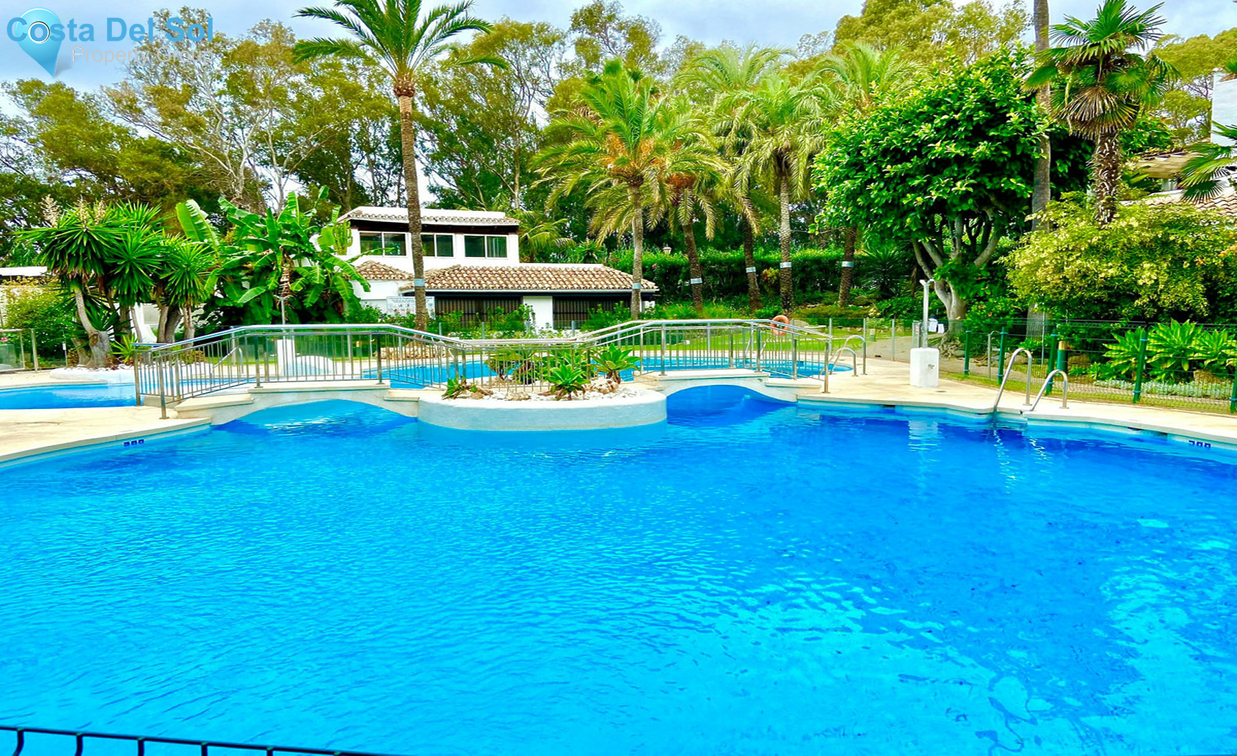 Middle Floor Apartment in Elviria-1479464