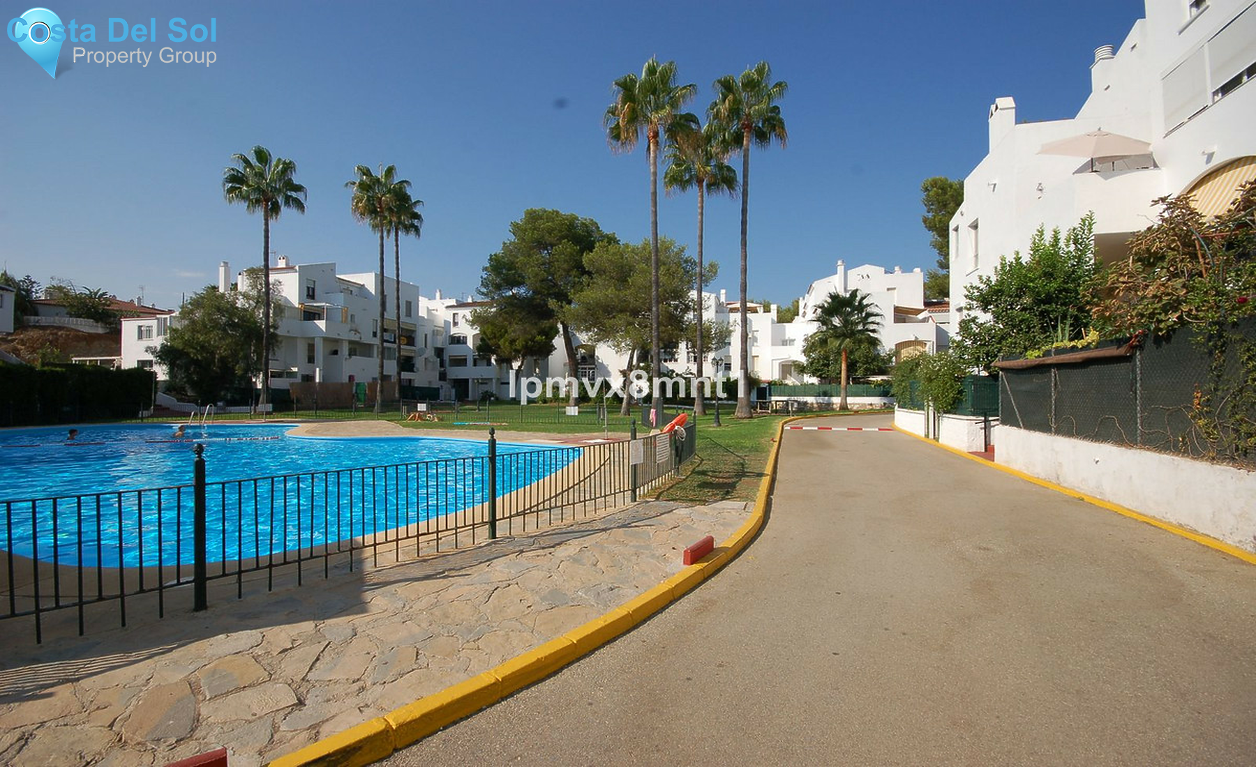 Middle Floor Apartment in Elviria-1541333