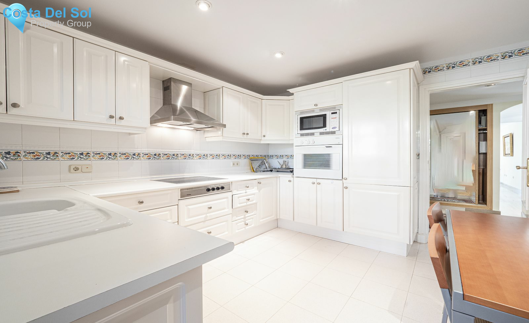 Middle Floor Apartment in Elviria-1389626