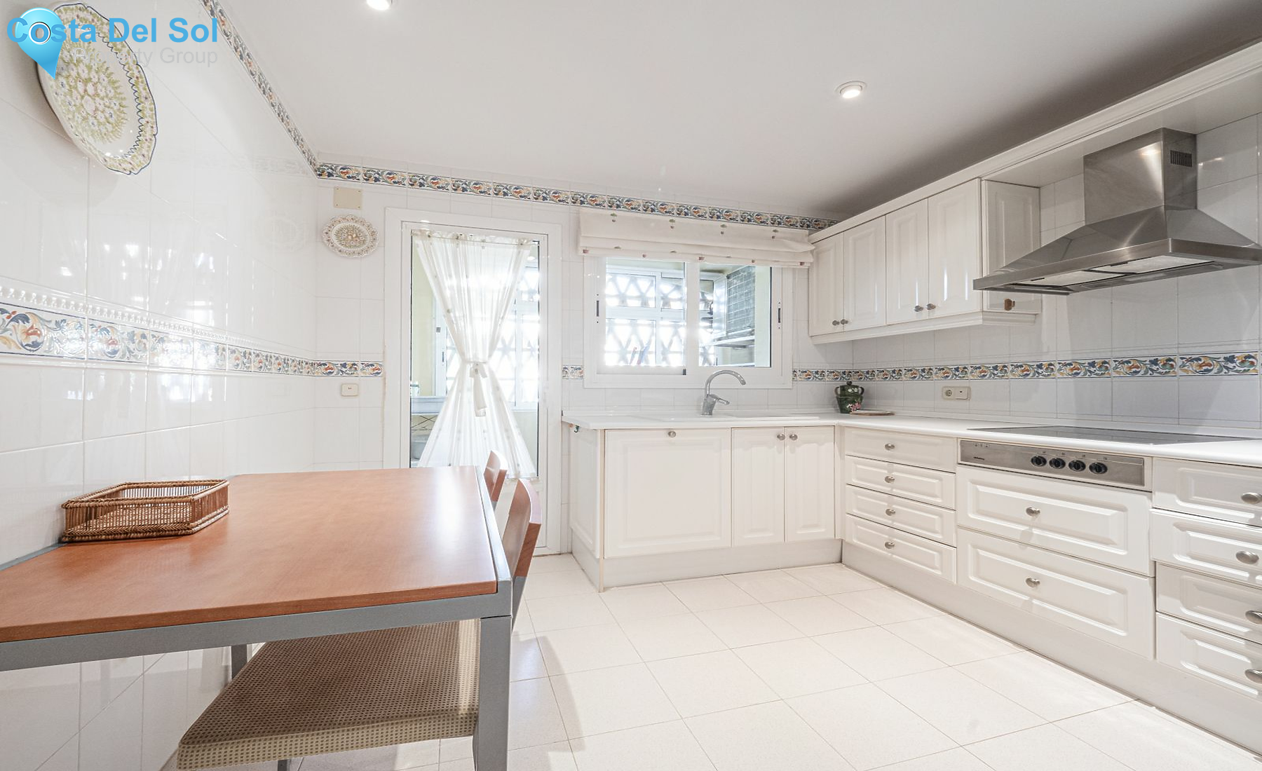 Middle Floor Apartment in Elviria-1389614