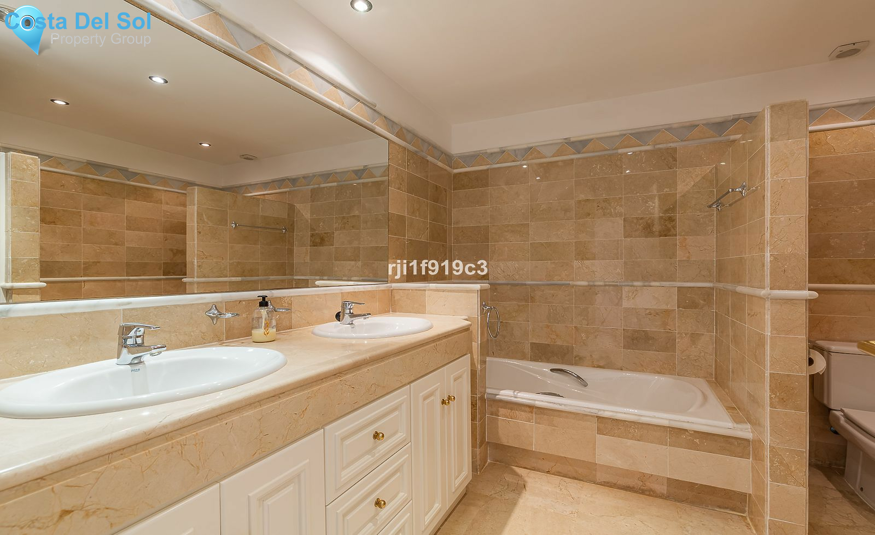 Middle Floor Apartment in Elviria-1467877