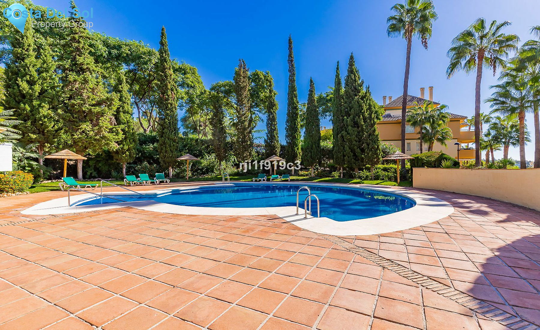 Middle Floor Apartment in Elviria-1467878