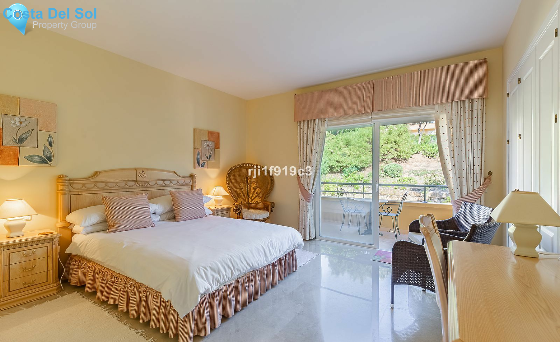 Middle Floor Apartment in Elviria-1467872