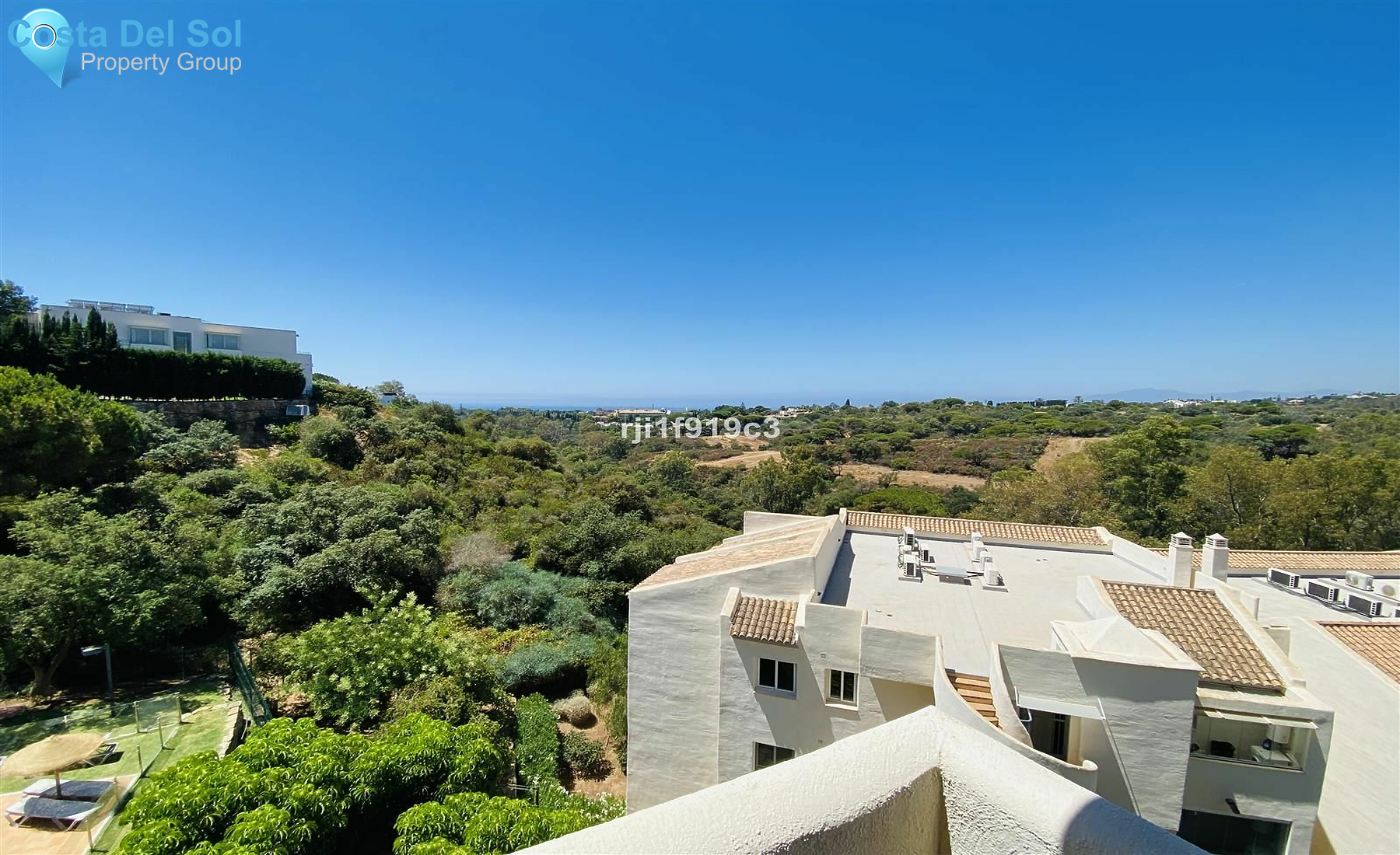 Middle Floor Apartment in Elviria-1493063