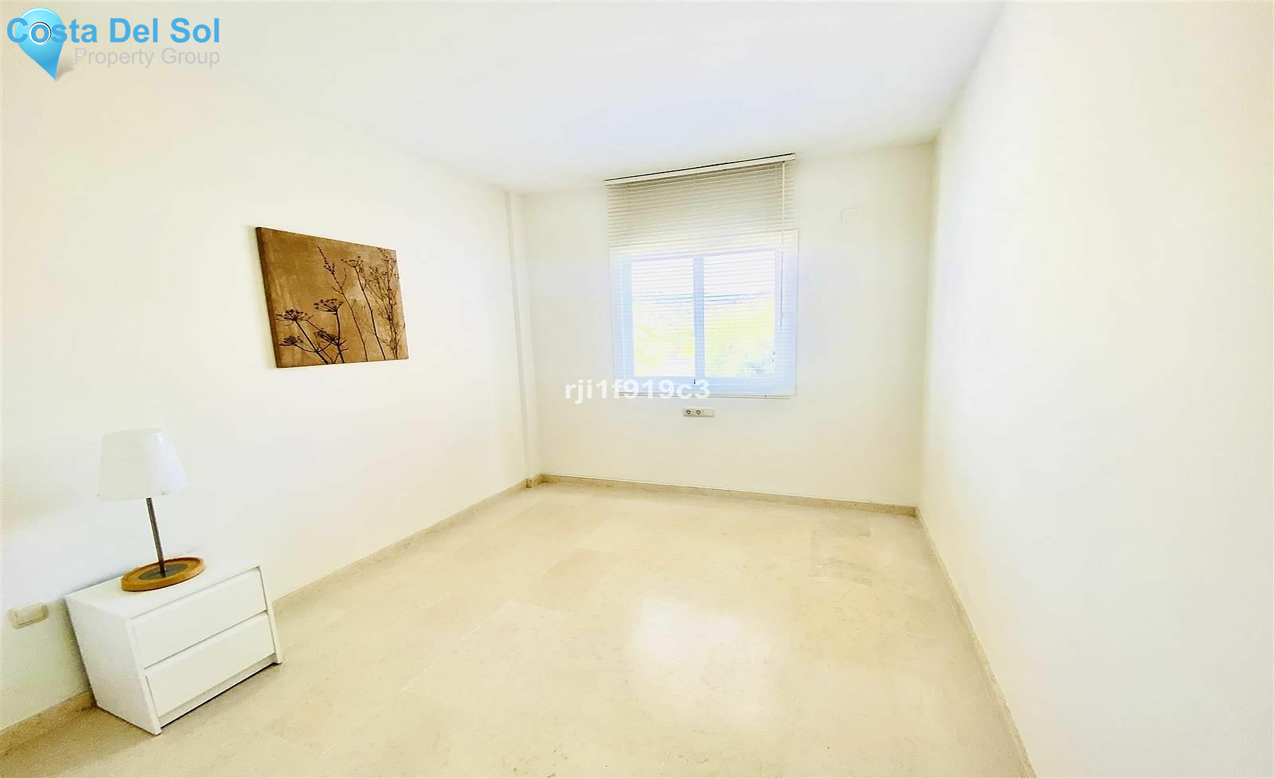 Middle Floor Apartment in Elviria-1493072