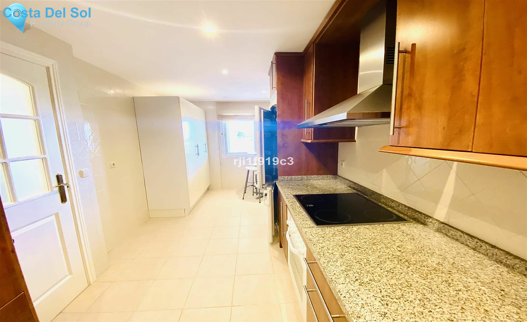 Middle Floor Apartment in Elviria-1493074