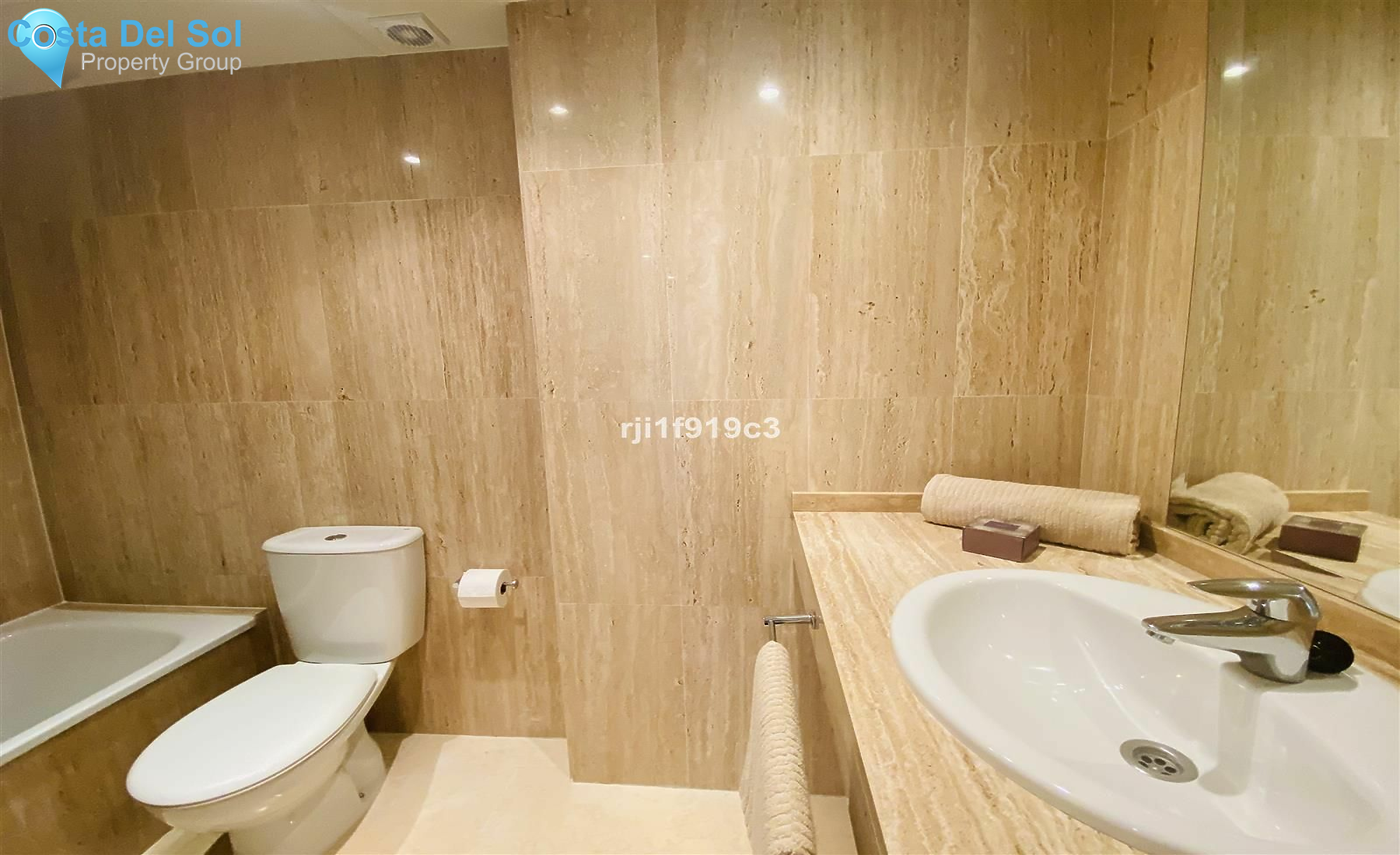 Middle Floor Apartment in Elviria-1493076