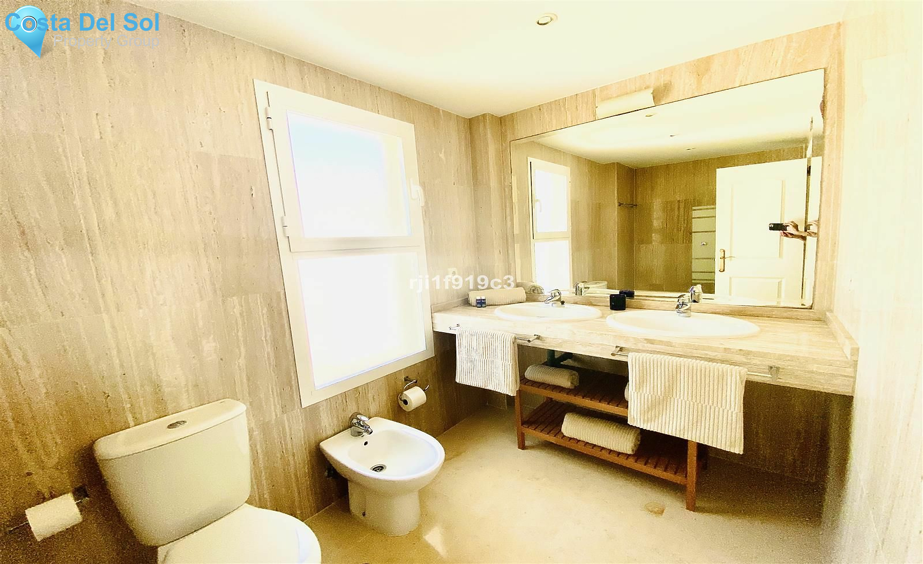 Middle Floor Apartment in Elviria-1493077