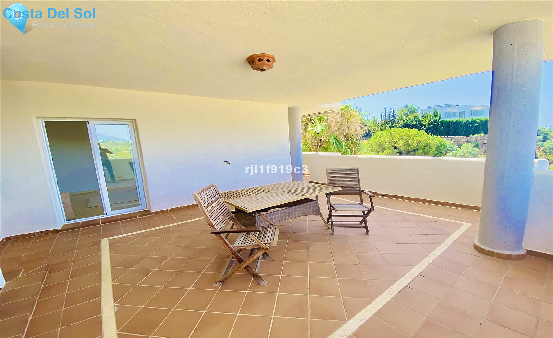 Middle Floor Apartment in Elviria-1493081