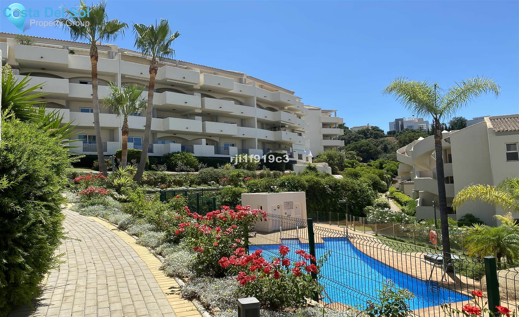 Middle Floor Apartment in Elviria-1493082