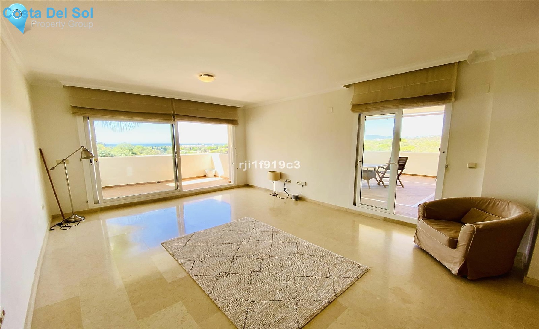 Middle Floor Apartment in Elviria-1493068