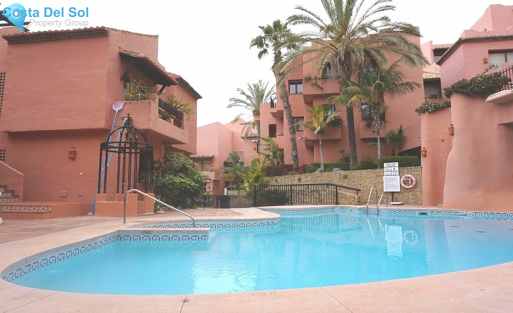 Middle Floor Apartment in Elviria-1515816