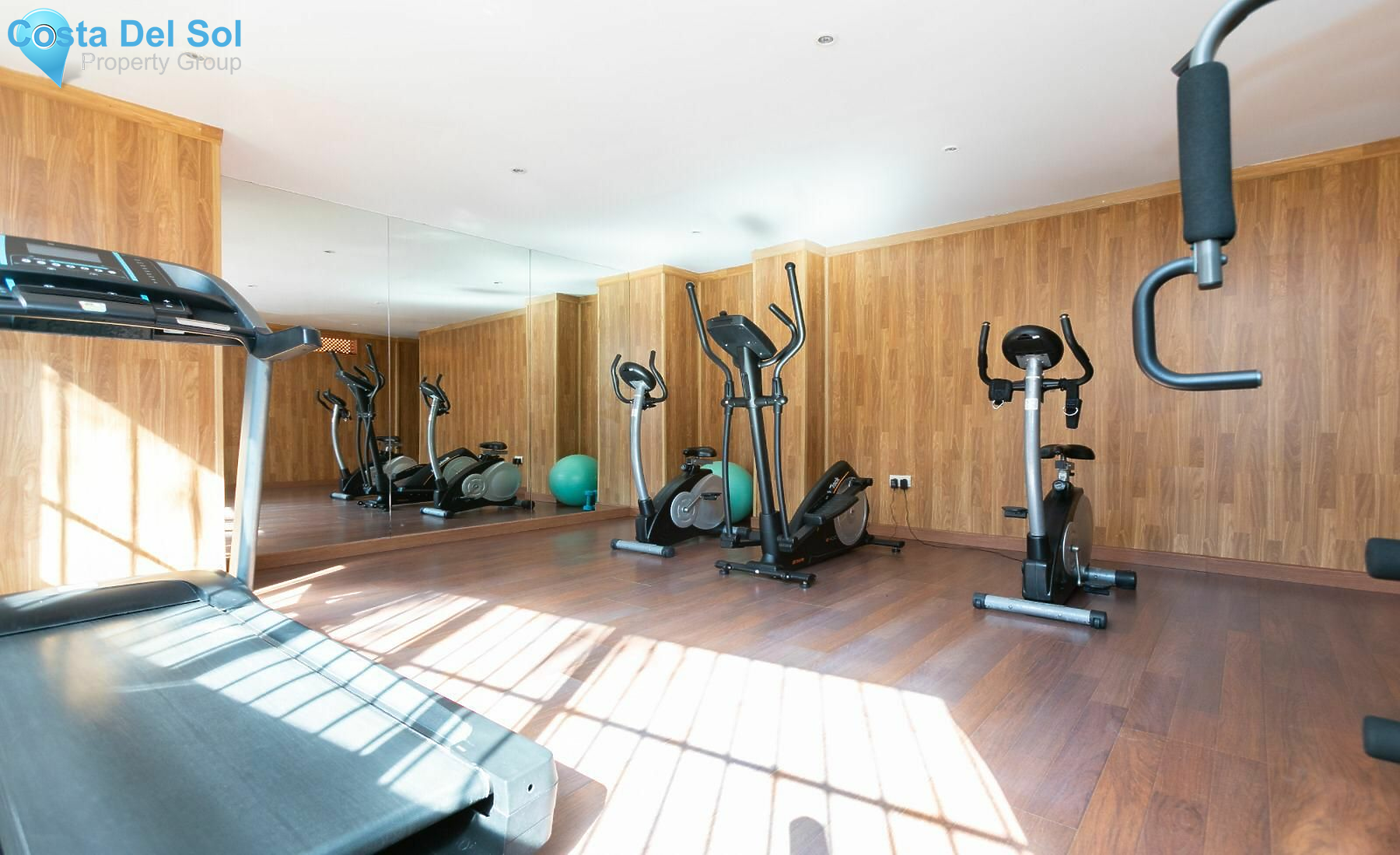 Middle Floor Apartment in Elviria-1515832