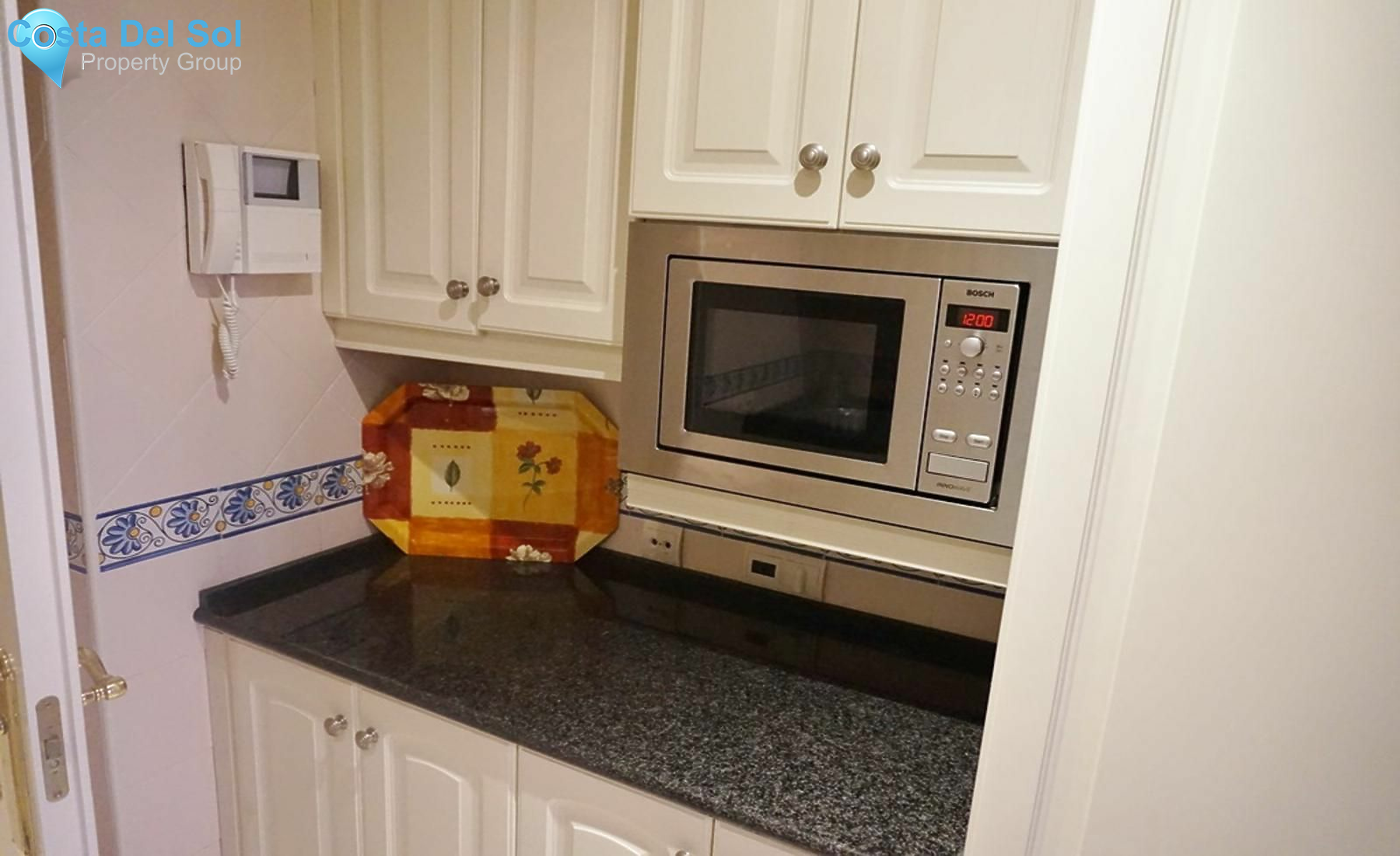 Middle Floor Apartment in Elviria-1515822