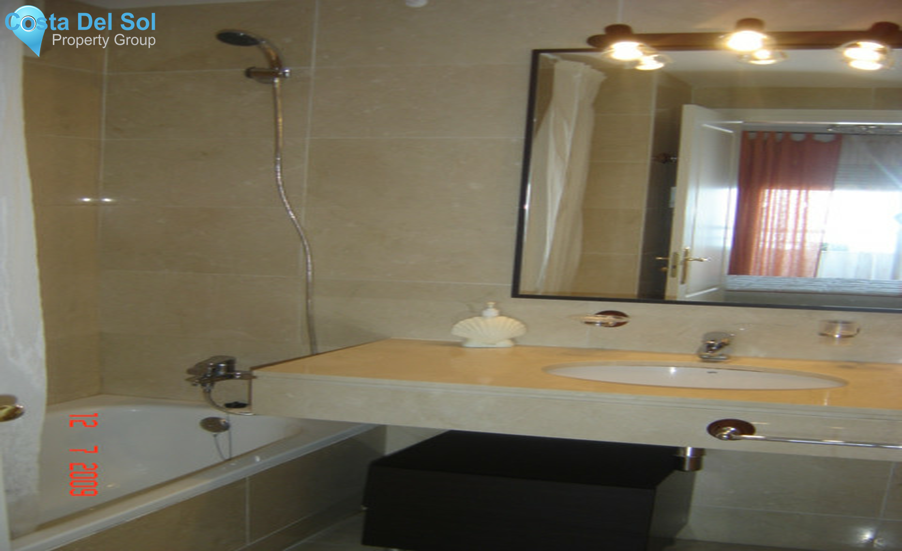 Top Floor Apartment in Estepona-690655