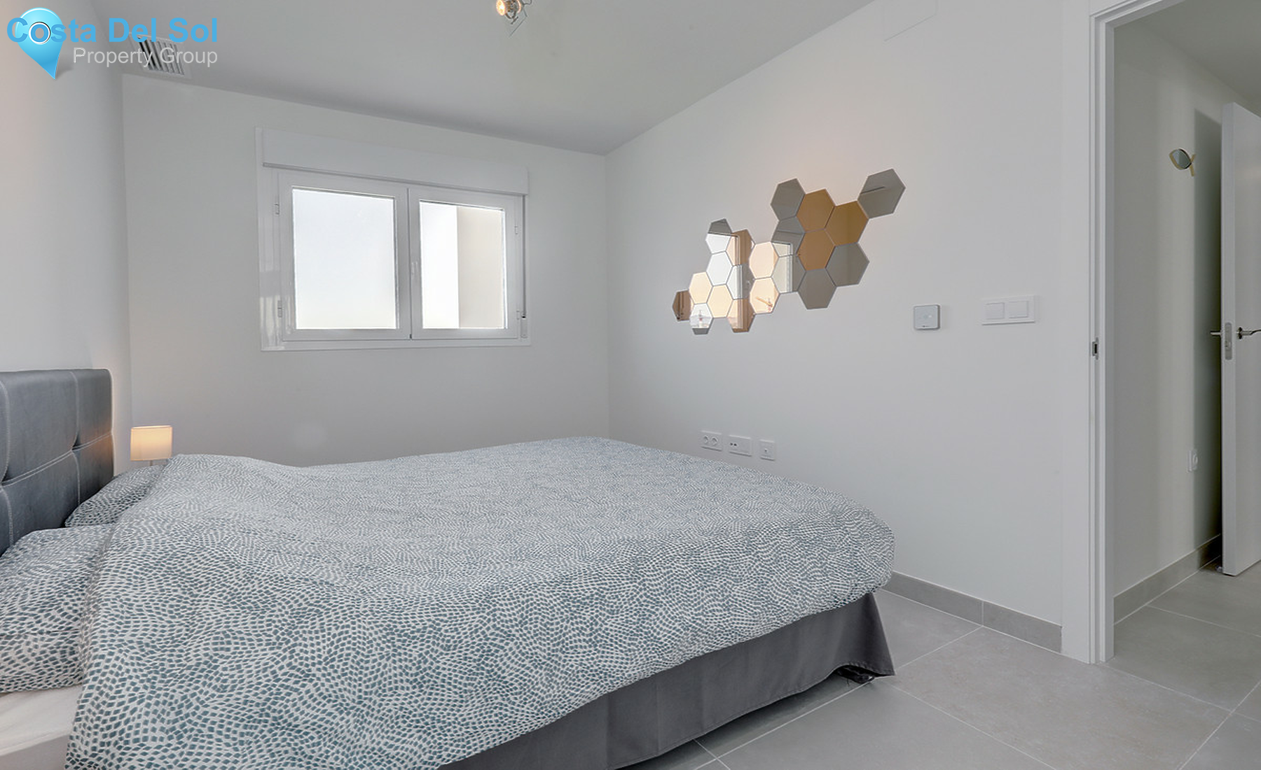 Middle Floor Apartment in Estepona-1236803