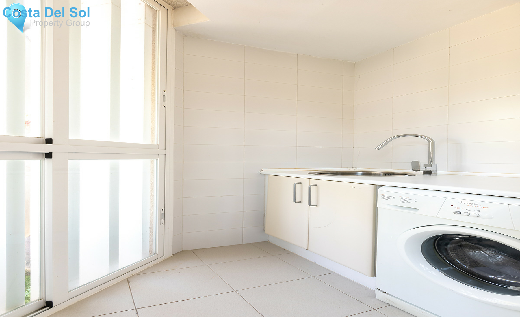 Middle Floor Apartment in Estepona-1239046