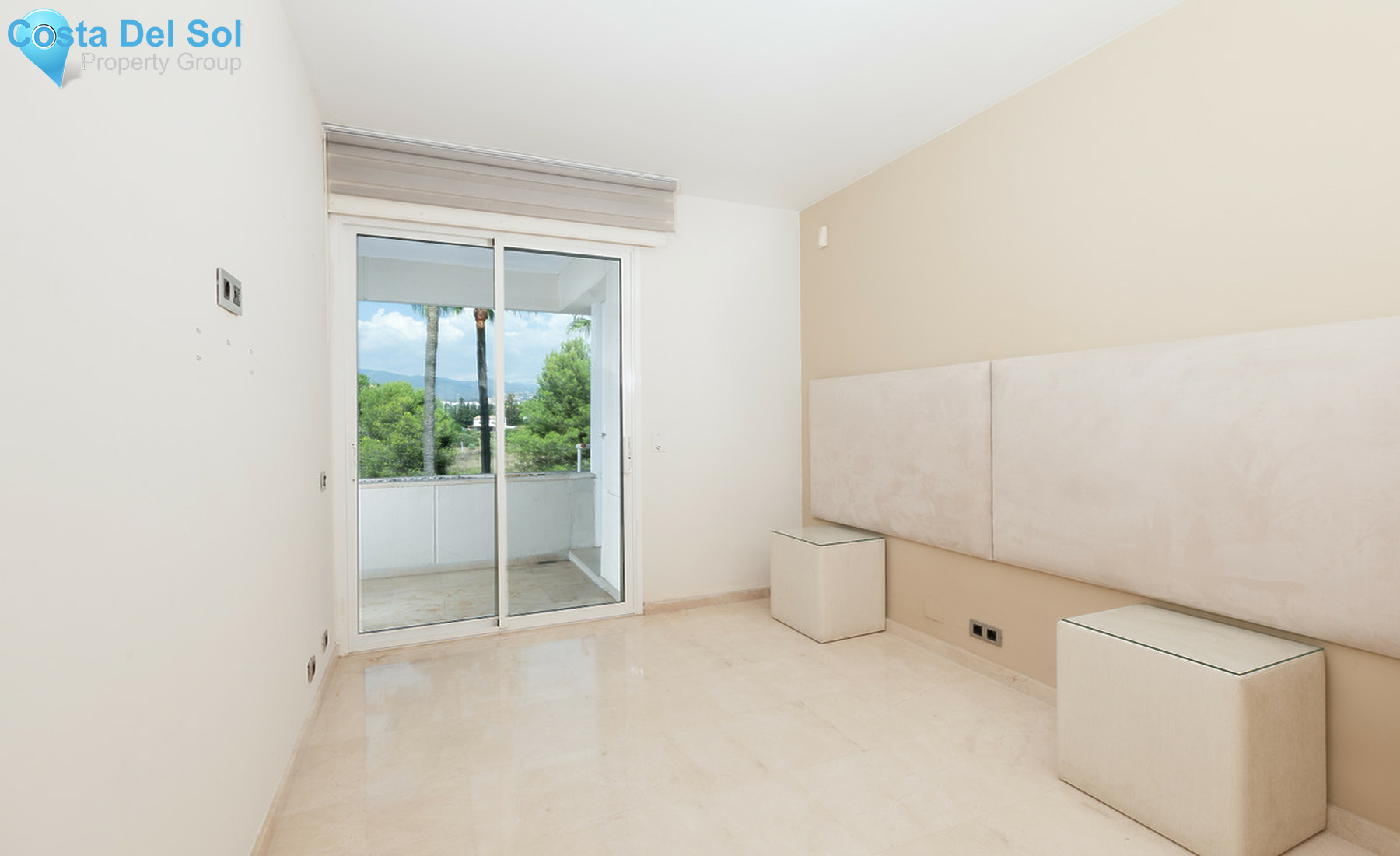 Middle Floor Apartment in Estepona-1239053