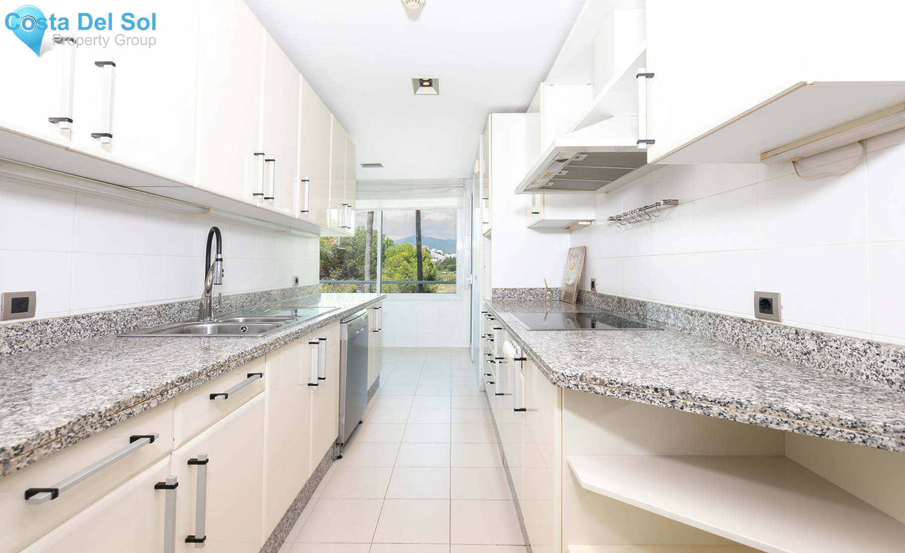 Middle Floor Apartment in Estepona-1239043