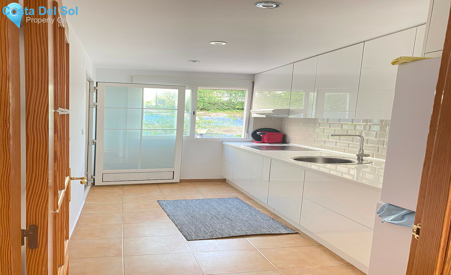 Middle Floor Apartment in Estepona-1240995