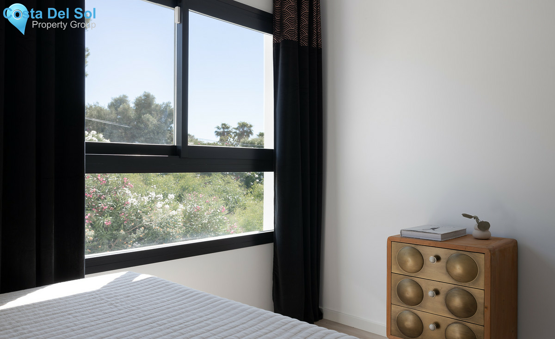 Middle Floor Apartment in Estepona-1241122