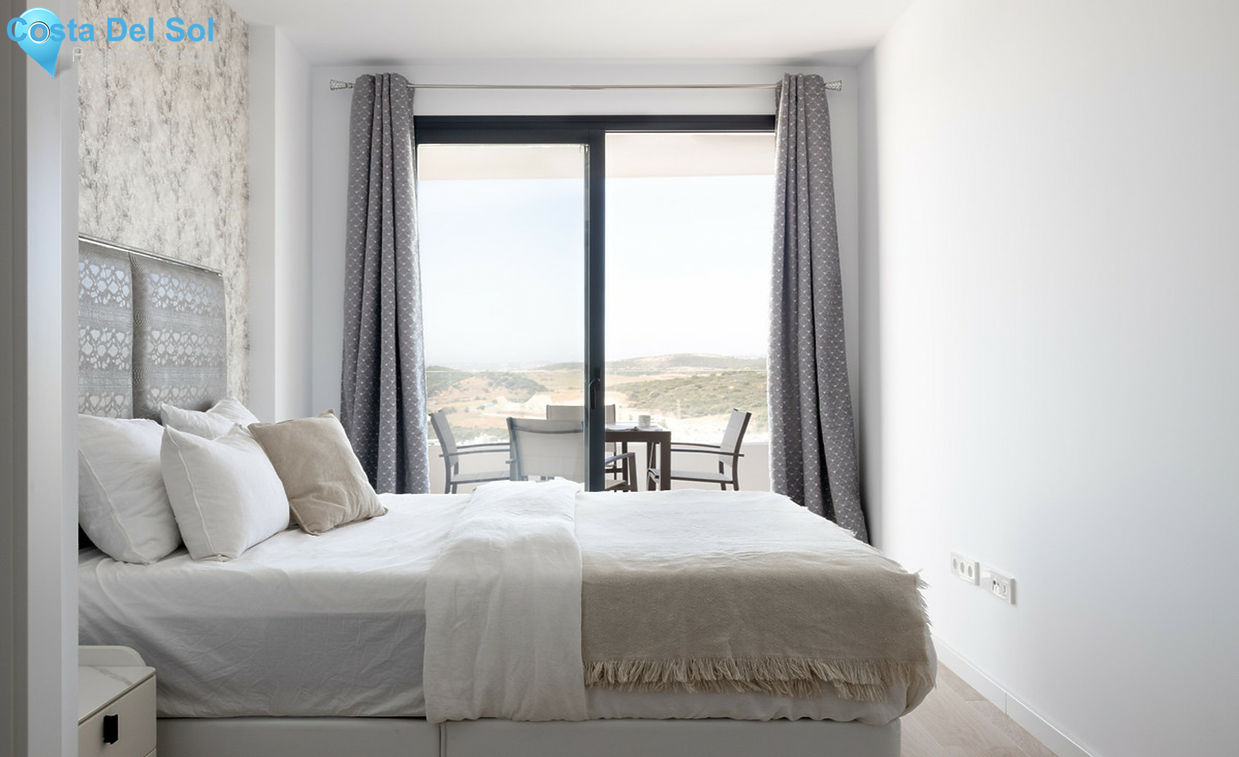 Middle Floor Apartment in Estepona-1241124