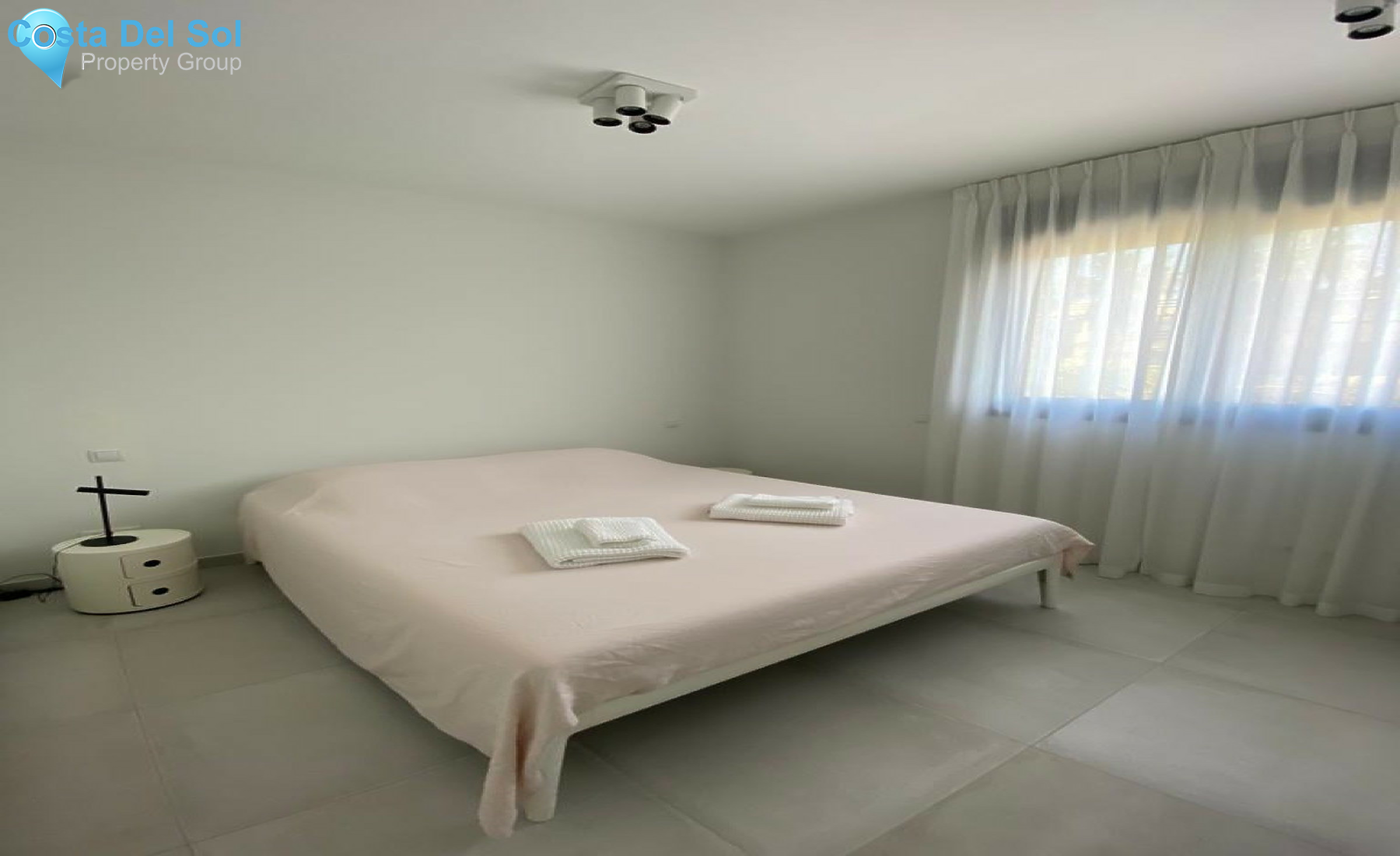 Middle Floor Apartment in Estepona-1255464