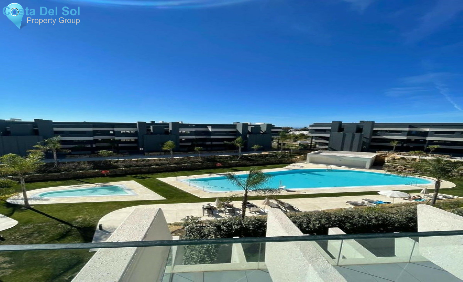 Middle Floor Apartment in Estepona-1255709