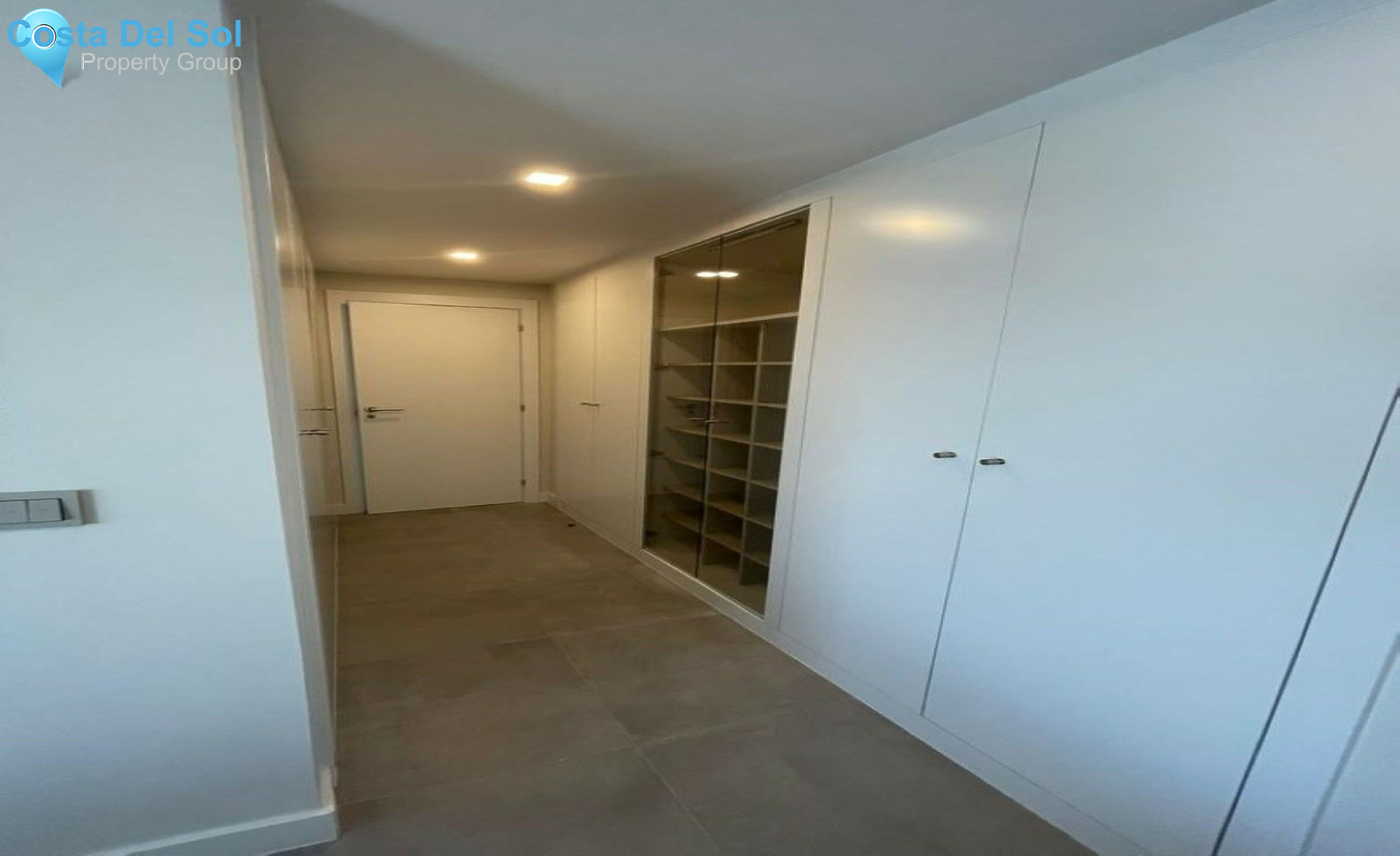 Middle Floor Apartment in Estepona-1255718