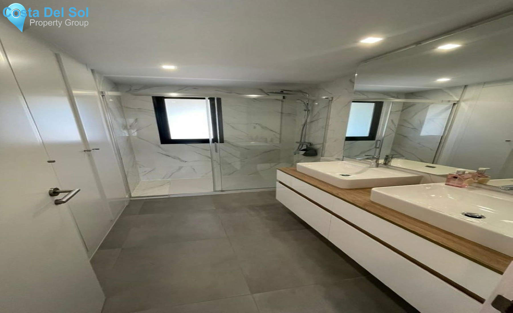 Middle Floor Apartment in Estepona-1255722