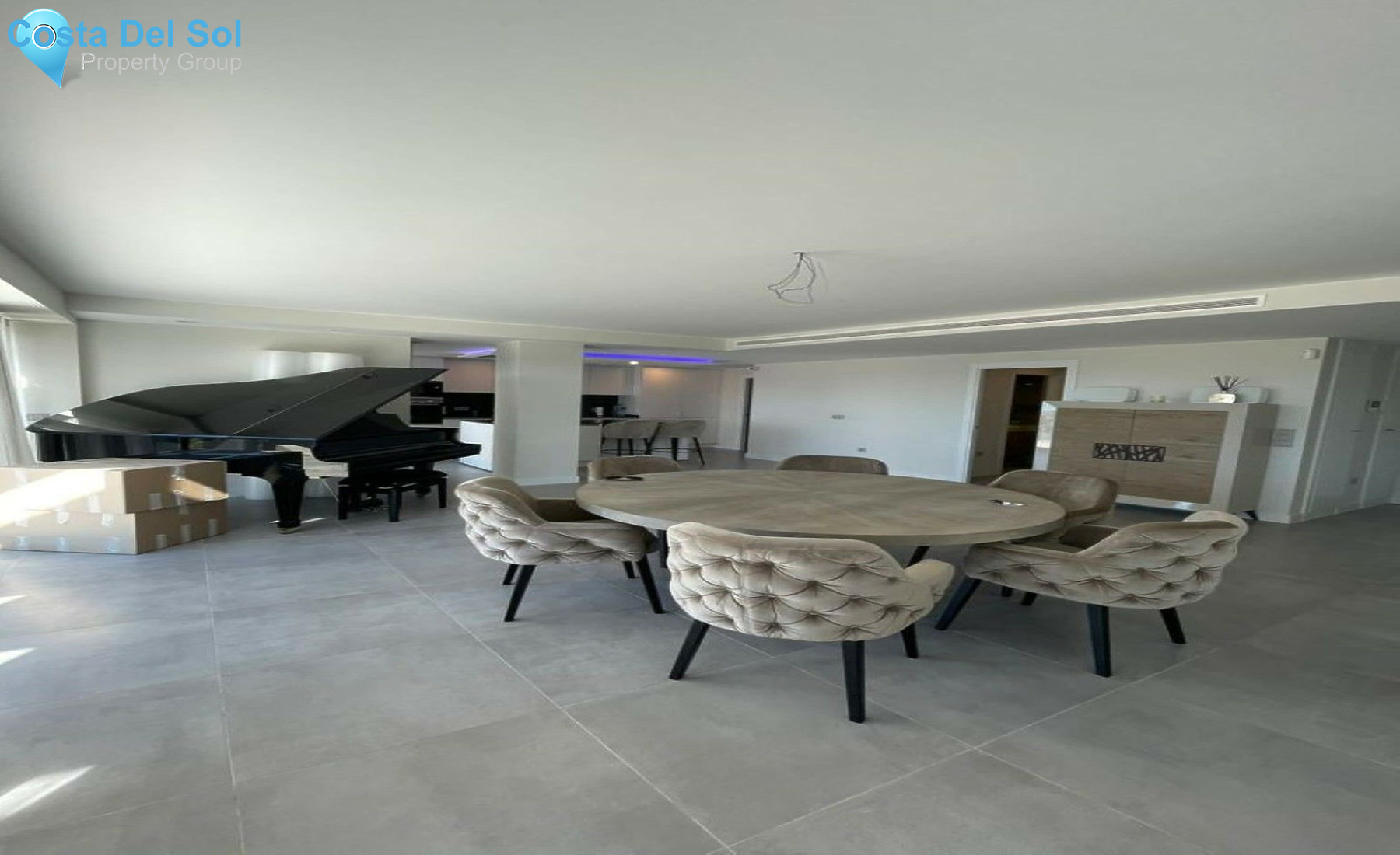 Middle Floor Apartment in Estepona-1255714