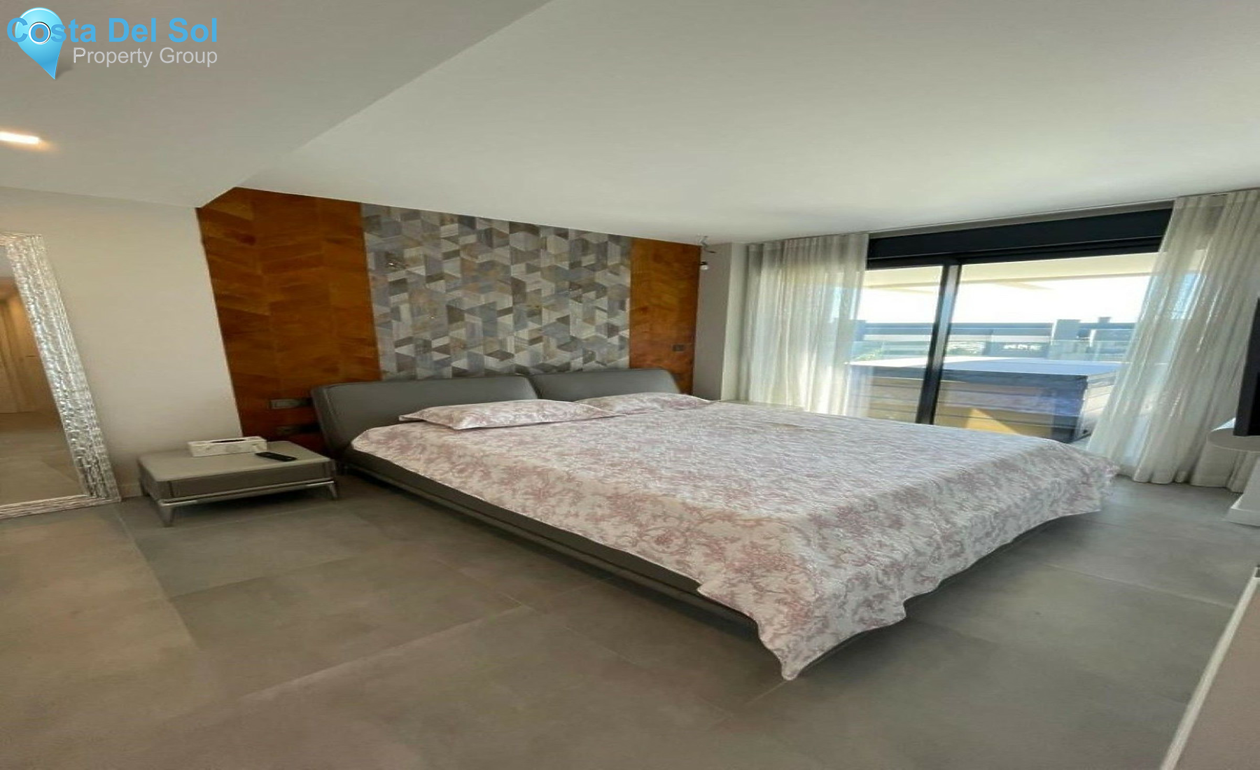 Middle Floor Apartment in Estepona-1255716