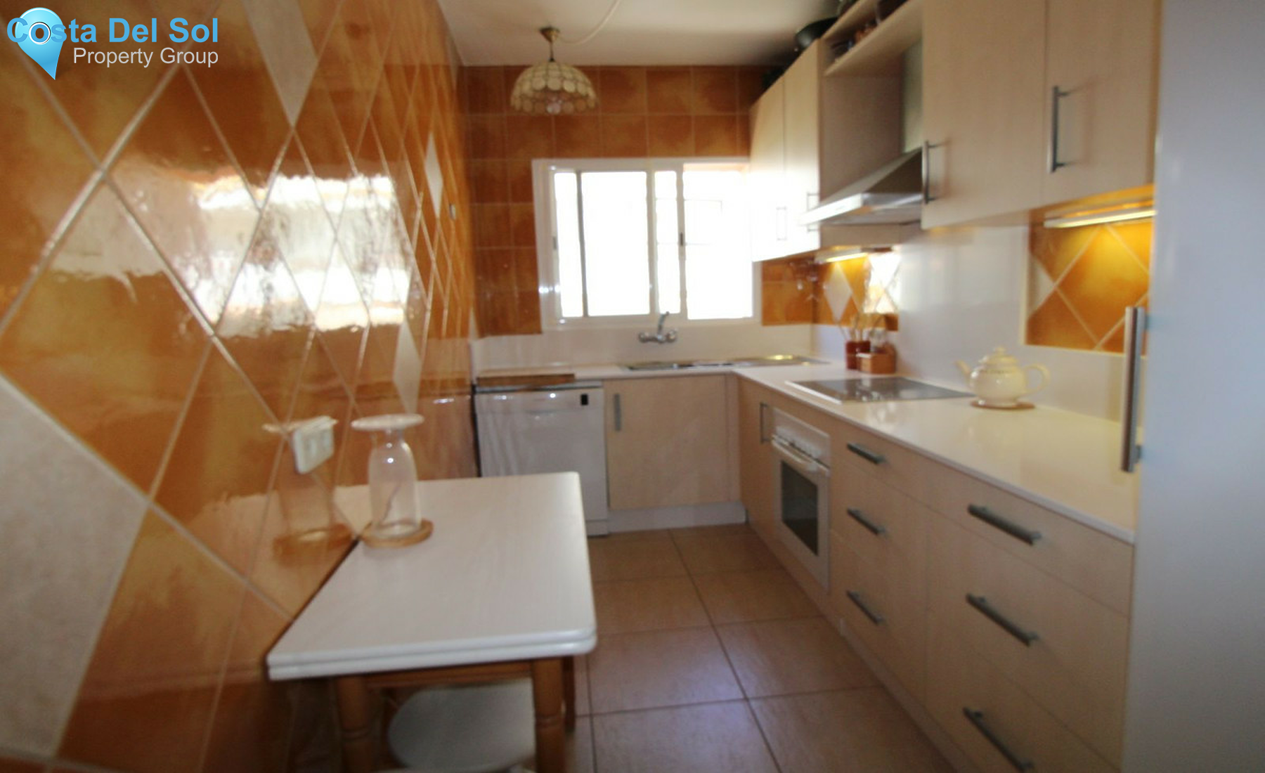 Middle Floor Apartment in Estepona-1256357