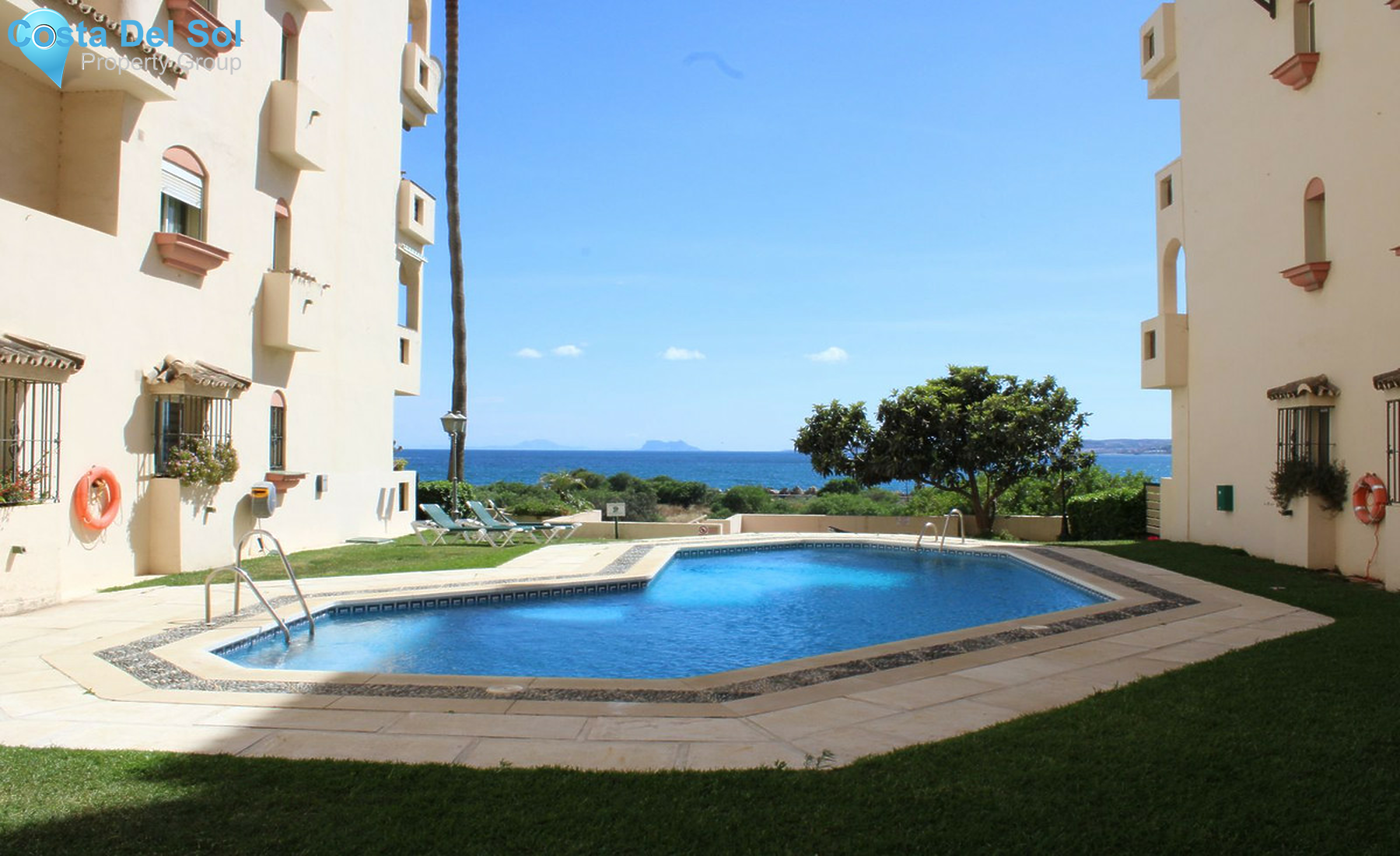 Middle Floor Apartment in Estepona-1256360
