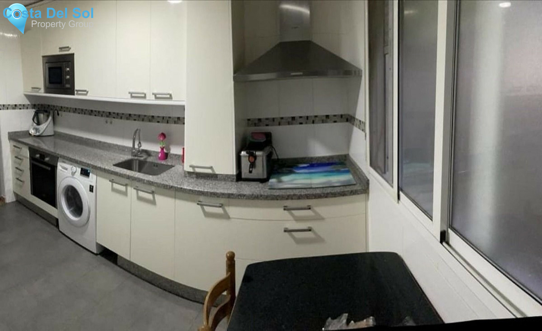 Middle Floor Apartment in Estepona-1269057