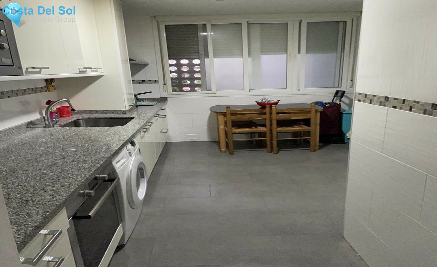 Middle Floor Apartment in Estepona-1269065