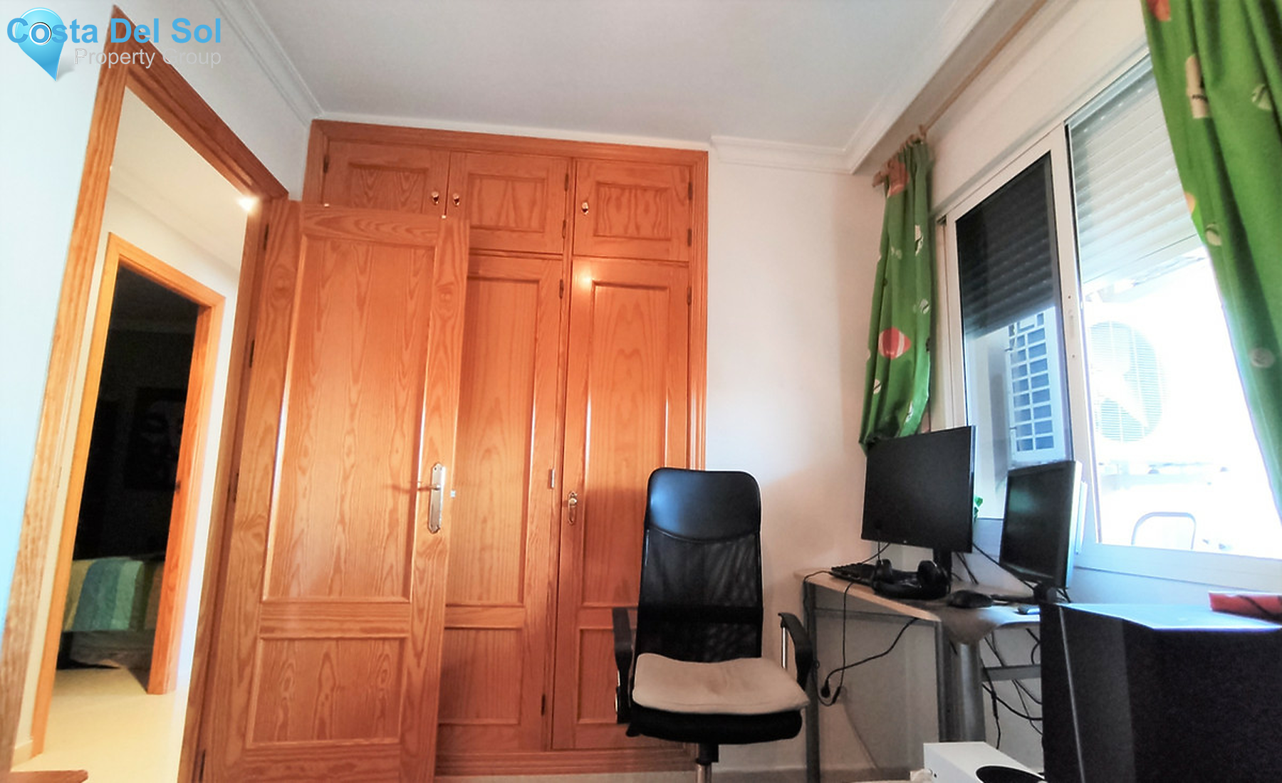 Middle Floor Apartment in Estepona-1305133